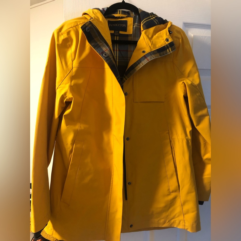 Pendleton yellow rain jacket with hood